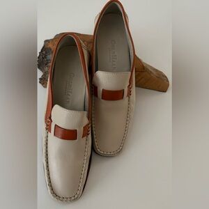 RARE✨Cole Haan 2-Tone Leather Loafers.  Sz 7-1/2 B